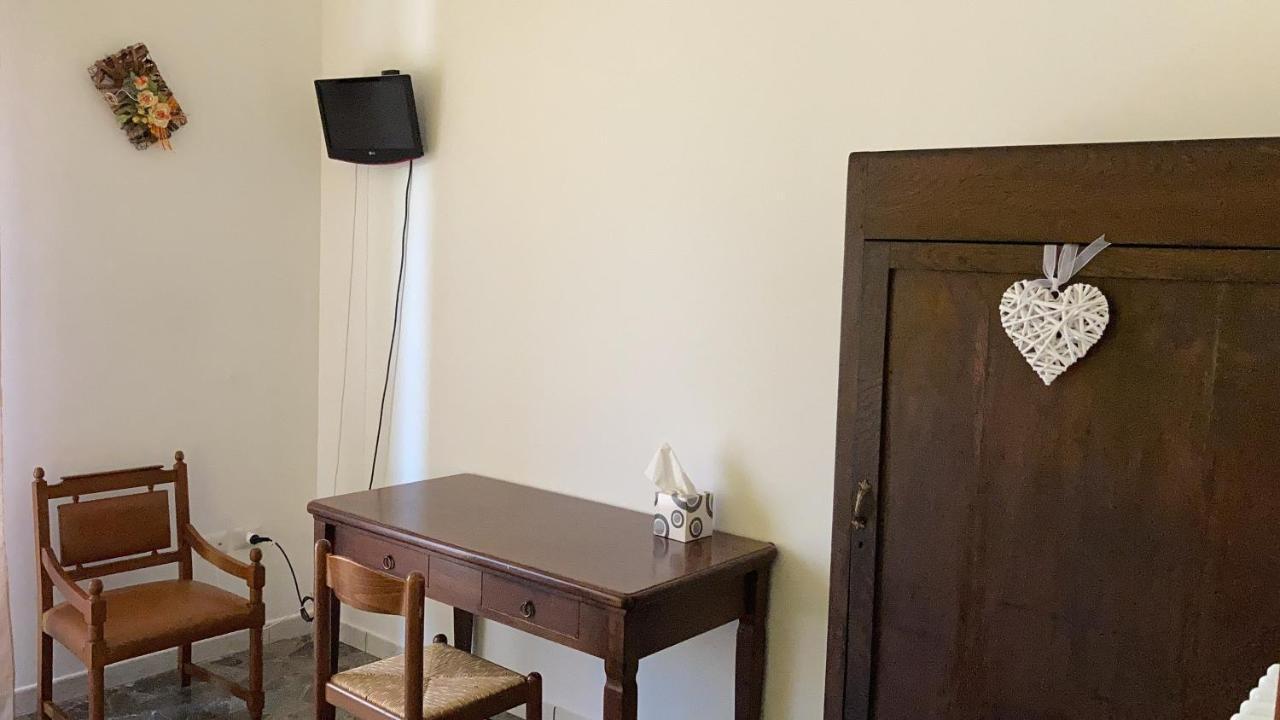 Castello delle Forme B&B Casa Losea מראה חיצוני תמונה